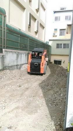 台東小山貓(鏟土機,推土機)整地