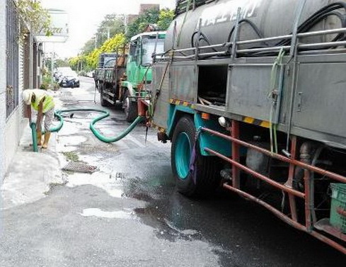 台東清溝車