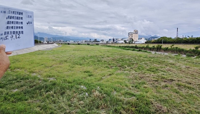 台東整地除草, 台東怪手整地, 台東挖土機整地, 台東整地, 台東市小山貓(鏟土機,推土機)整地